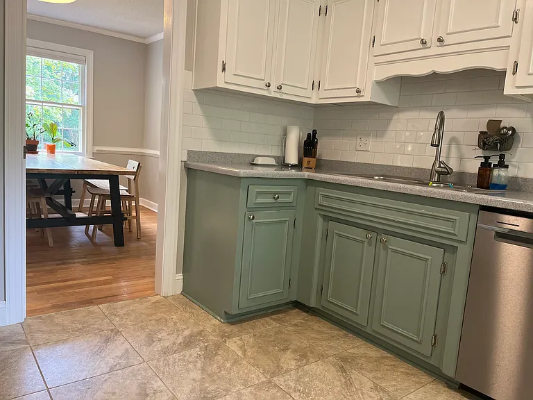 805 Winthrope Dr — Photo 7