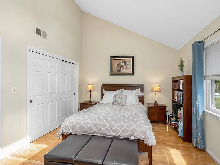 95 Tennis Plaza Rd #7 — Photo 5