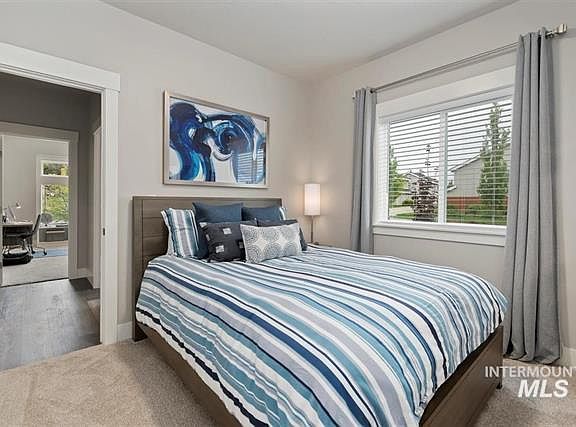 Secondary bedroom