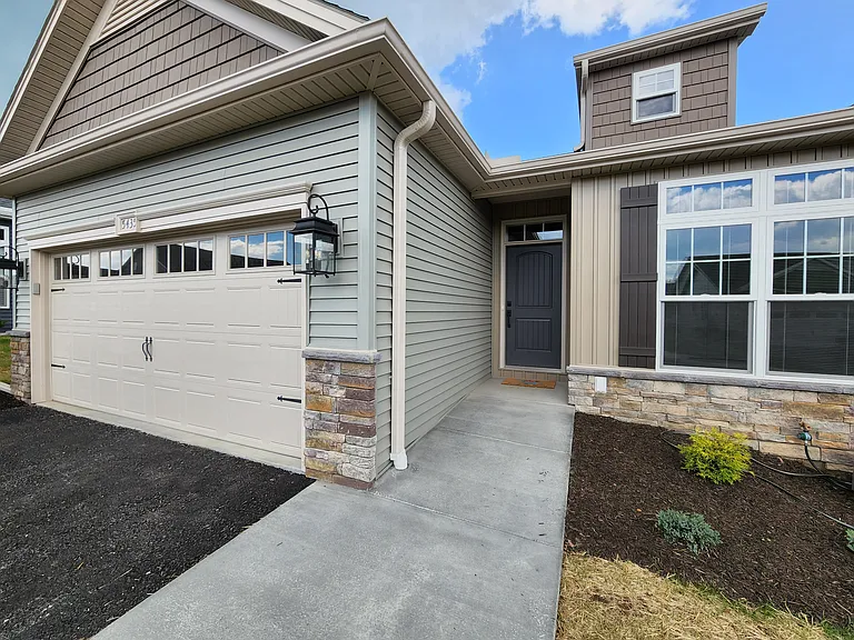 5435 Mendenhall Dr — Photo 2