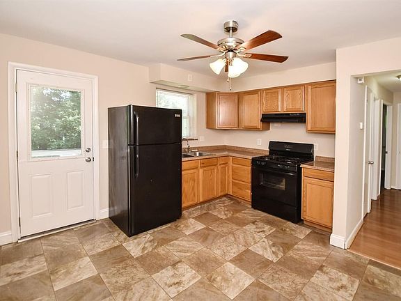 4th image of 4734 Hardwick Dr