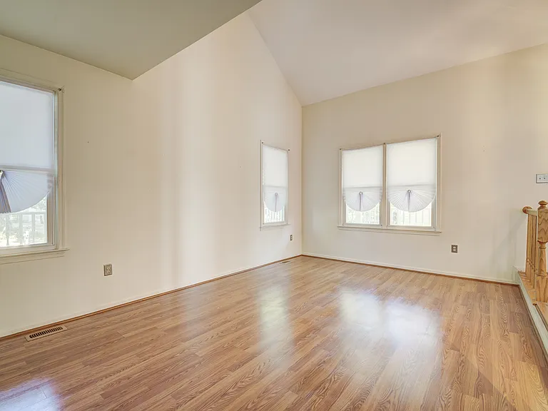 13907 Concord Ave — Photo 18