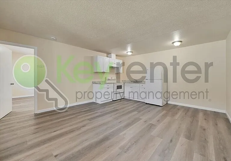 1071 Santiago Ave #6 — Photo 40