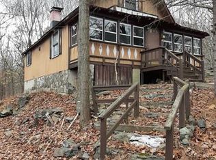 134 Whippoorwill Dr, Bushkill, PA 18324