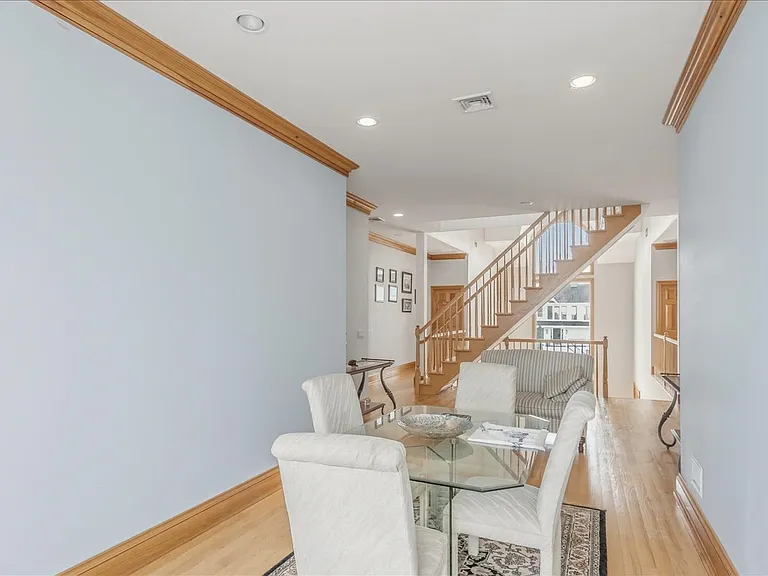 672 Dune Rd — Photo 22