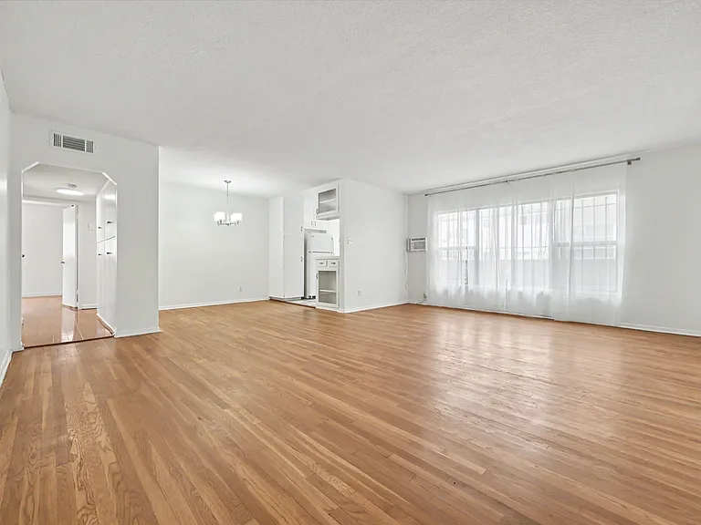 1036 S Bedford St #2 — Photo 1