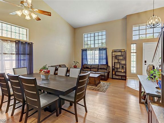 3rd image of 2805 Barrel Cactus Dr