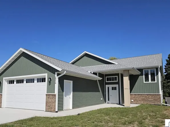 2216 Lake Ave, New Ulm, MN 56073