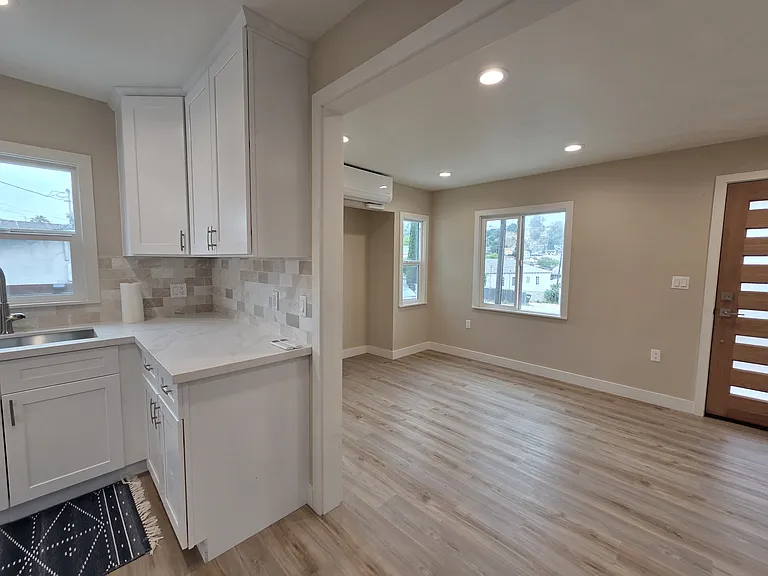 3421 Whiteside St — Photo 6