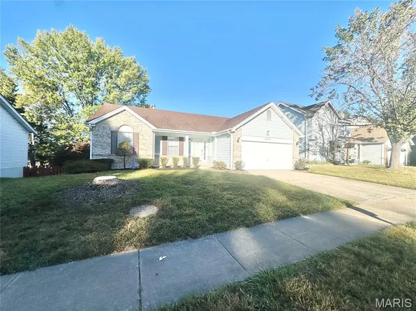 3865 Kentucky Derby Dr, Florissant, MO 63034