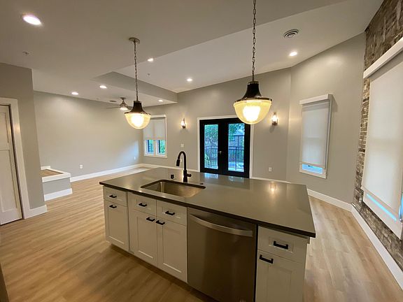 5th image of 4001 N Downer Ave #2