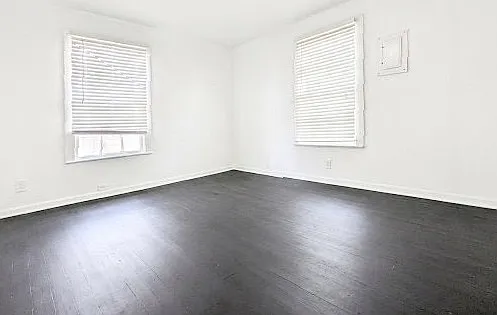 533 Center St #A — Photo 2