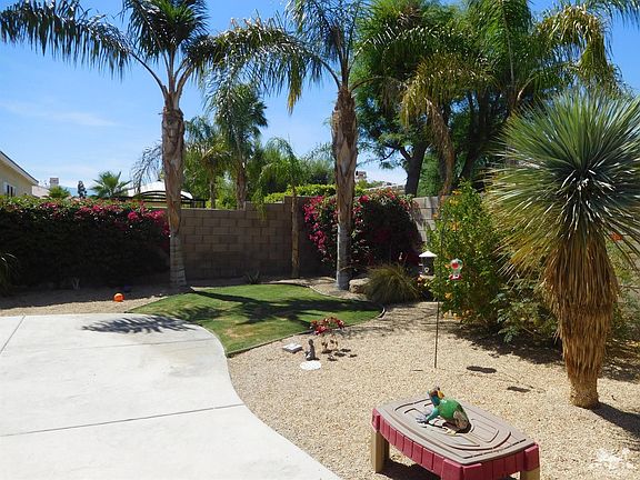 4th image of 79880 Castille Dr