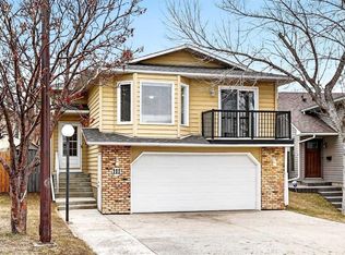 111 E Sanderling Rise NW, Calgary, AB T3K3B4