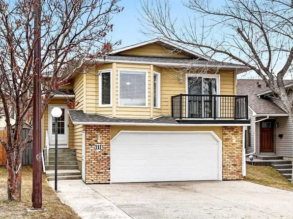 111 E Sanderling Rise NW, Calgary, AB T3K 3B4