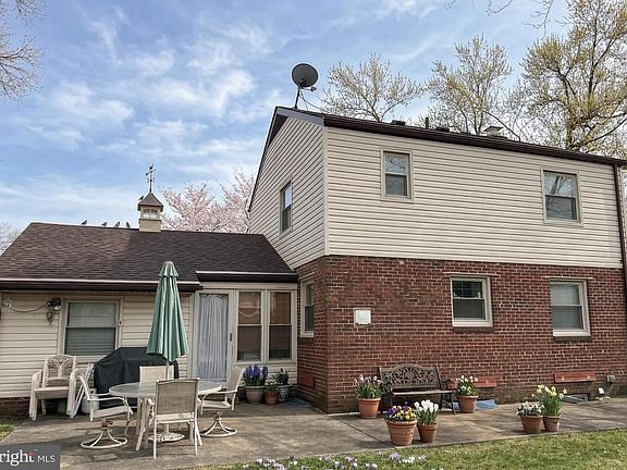 2nd image of 2502 Hughes Rd