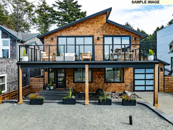 223 W Kenai St, Cannon Beach, OR 97110