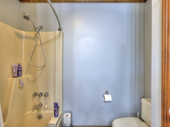 39th image of 117 Brights Ln