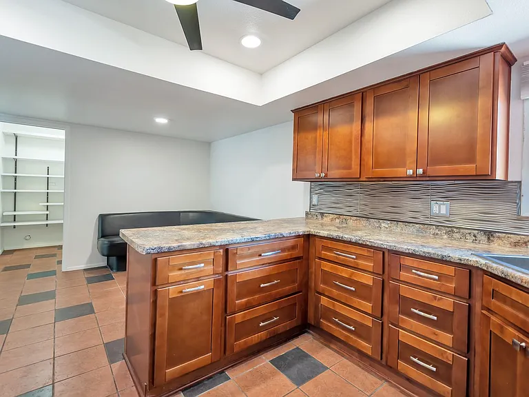 1633 E La Jolla Dr — Photo 22