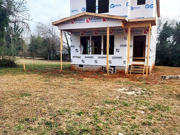 4th image of 209 Glenn Rd