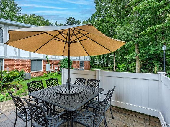 4th image of 855 Birchwood Road