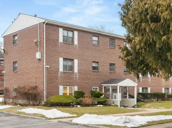 123 Park Avenue #A4, Amityville, NY 11701