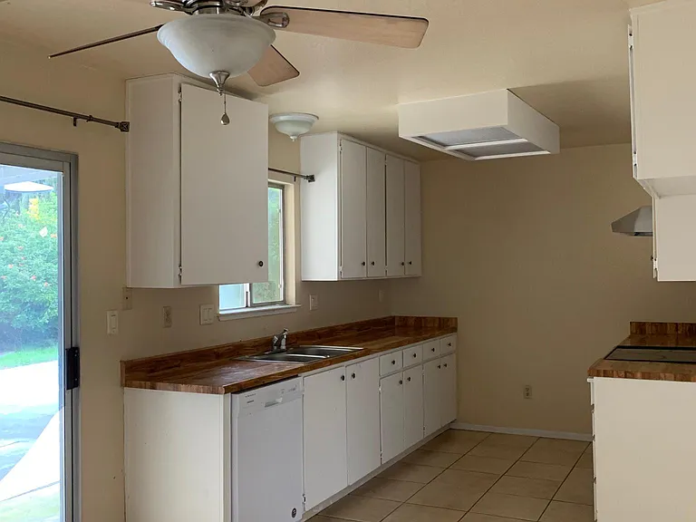 1501 Cuneo Ct — Photo 3