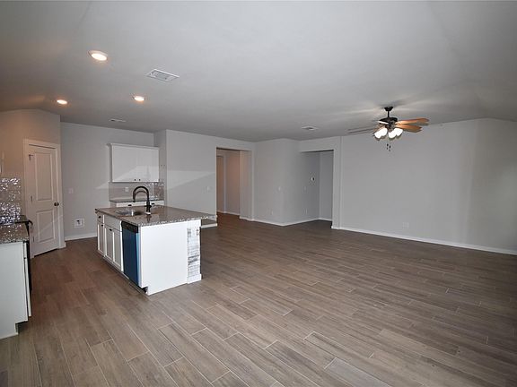 4th image of 21209 Santa Carlo Ave