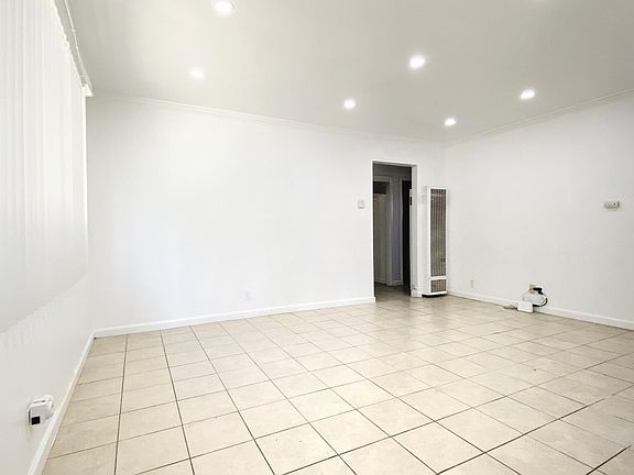 3rd image of 531 Fairview Dr