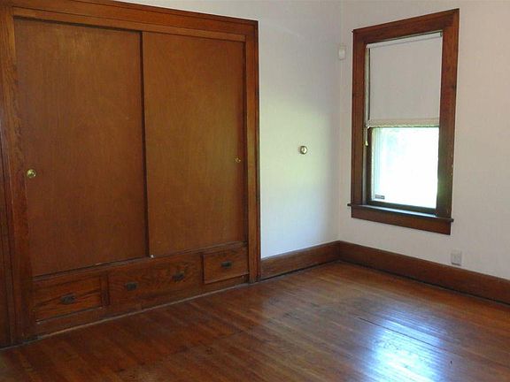 4th image of 510 E Frye Ave