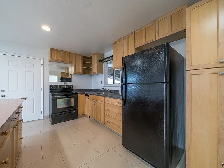 910 Neal Ave — Photo 8