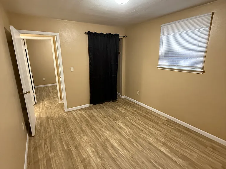 1115 York Ave #1 — Photo 1
