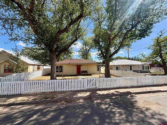 2nd image of 211 W Coronado Avenue