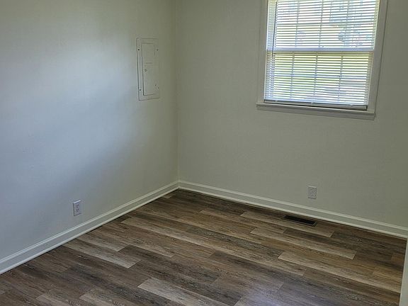 5th image of 2302 Dalebrook Ct