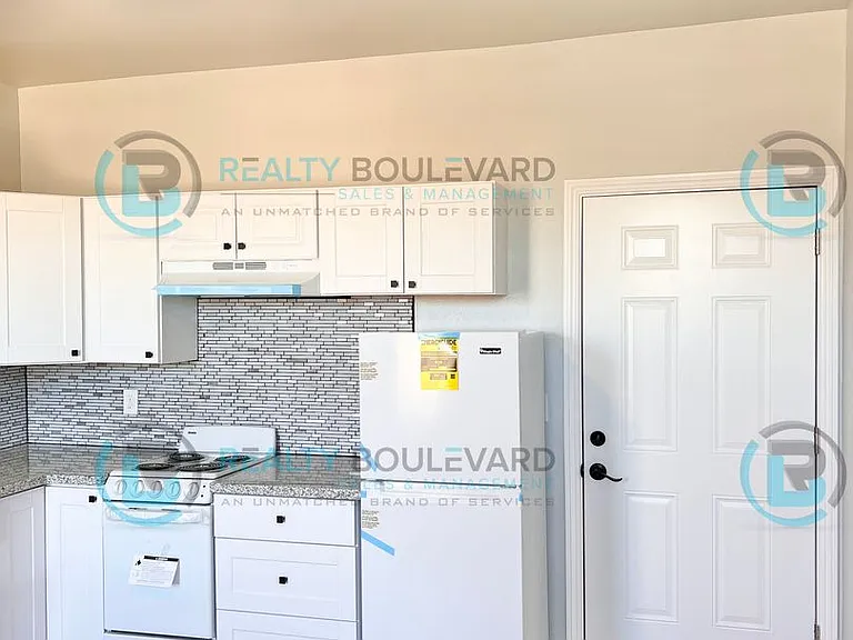651 Elko Ave — Photo 6