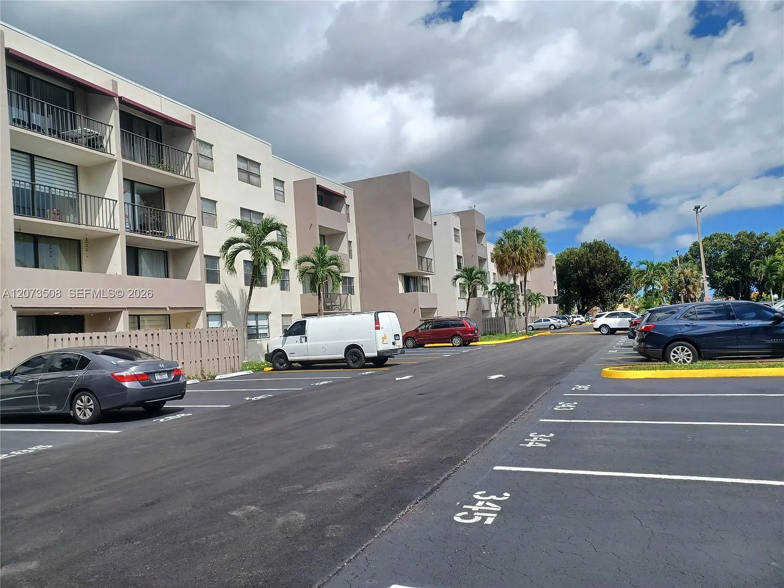 Peppermill Kendale Lks W — Photo 2