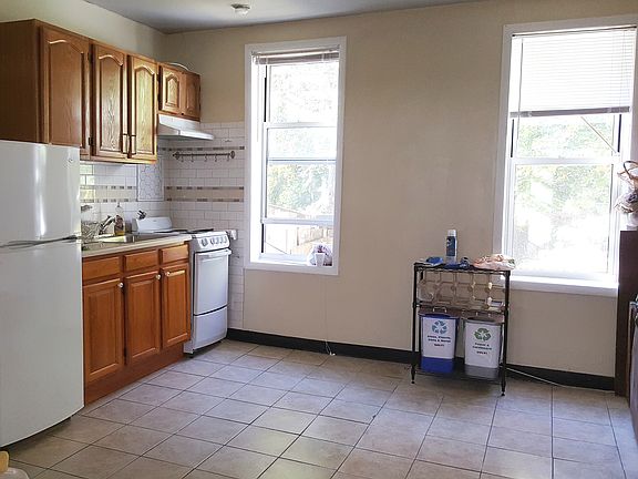 3rd image of 640 Nostrand Ave #2