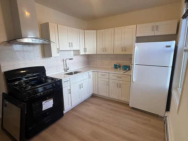818 Communipaw Ave #1 — Photo 4
