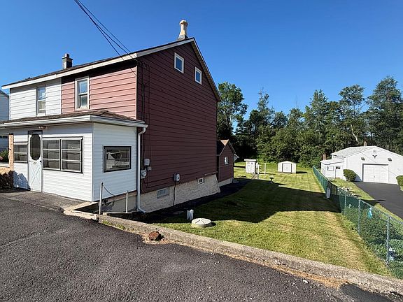 2nd image of 450 Old Cranberry Rd