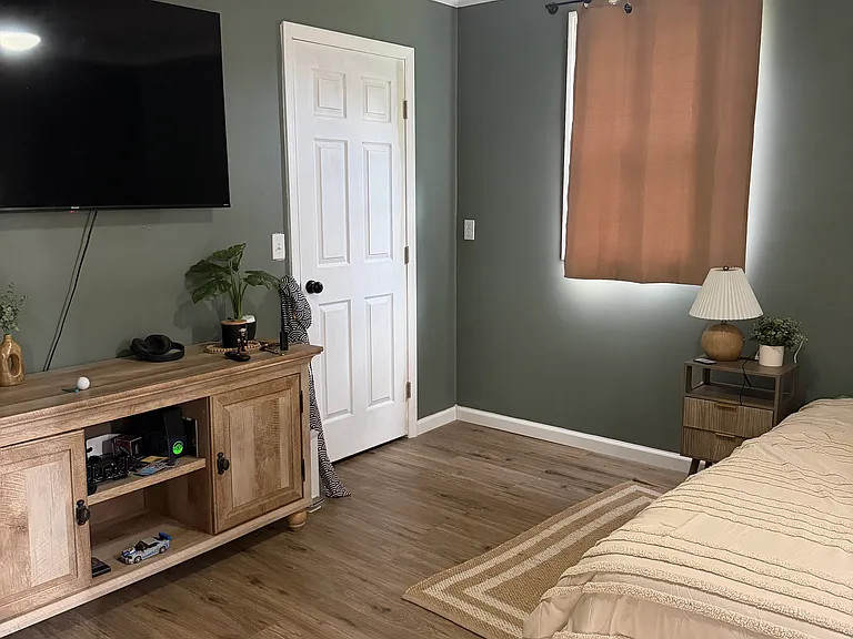 102 Chris Ln — Photo 5