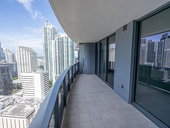 3rd image of 1000 Brickell Plz #2814
