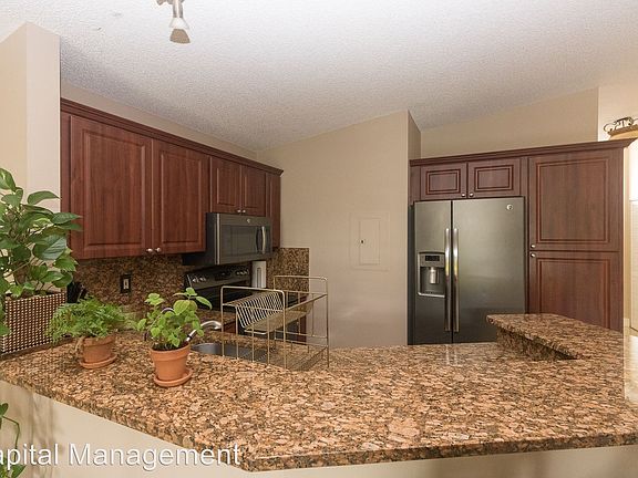 2nd image of 582 Woodgate Cir