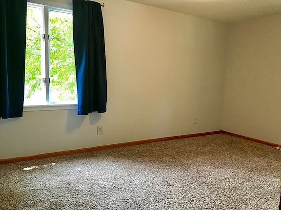 3rd image of 436 Braemar Way