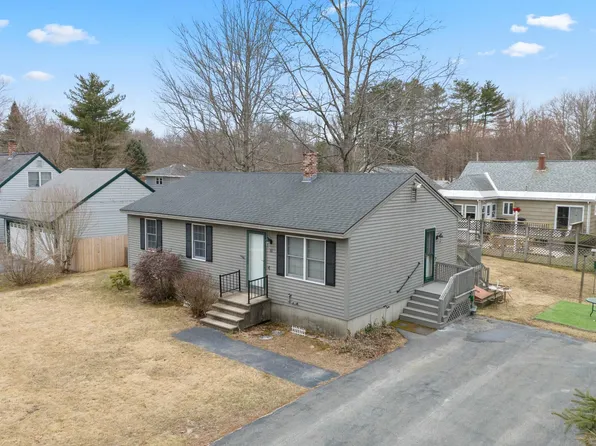 30 Hanson Drive, Topsham, ME 04086
