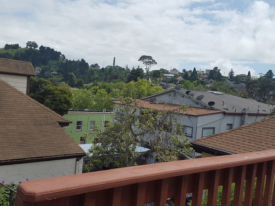 2nd image of 140 Santa Fe Ave