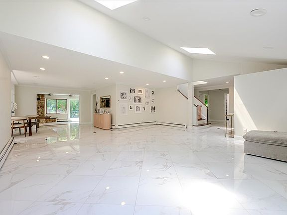 3rd image of 70 Longfellow Rd