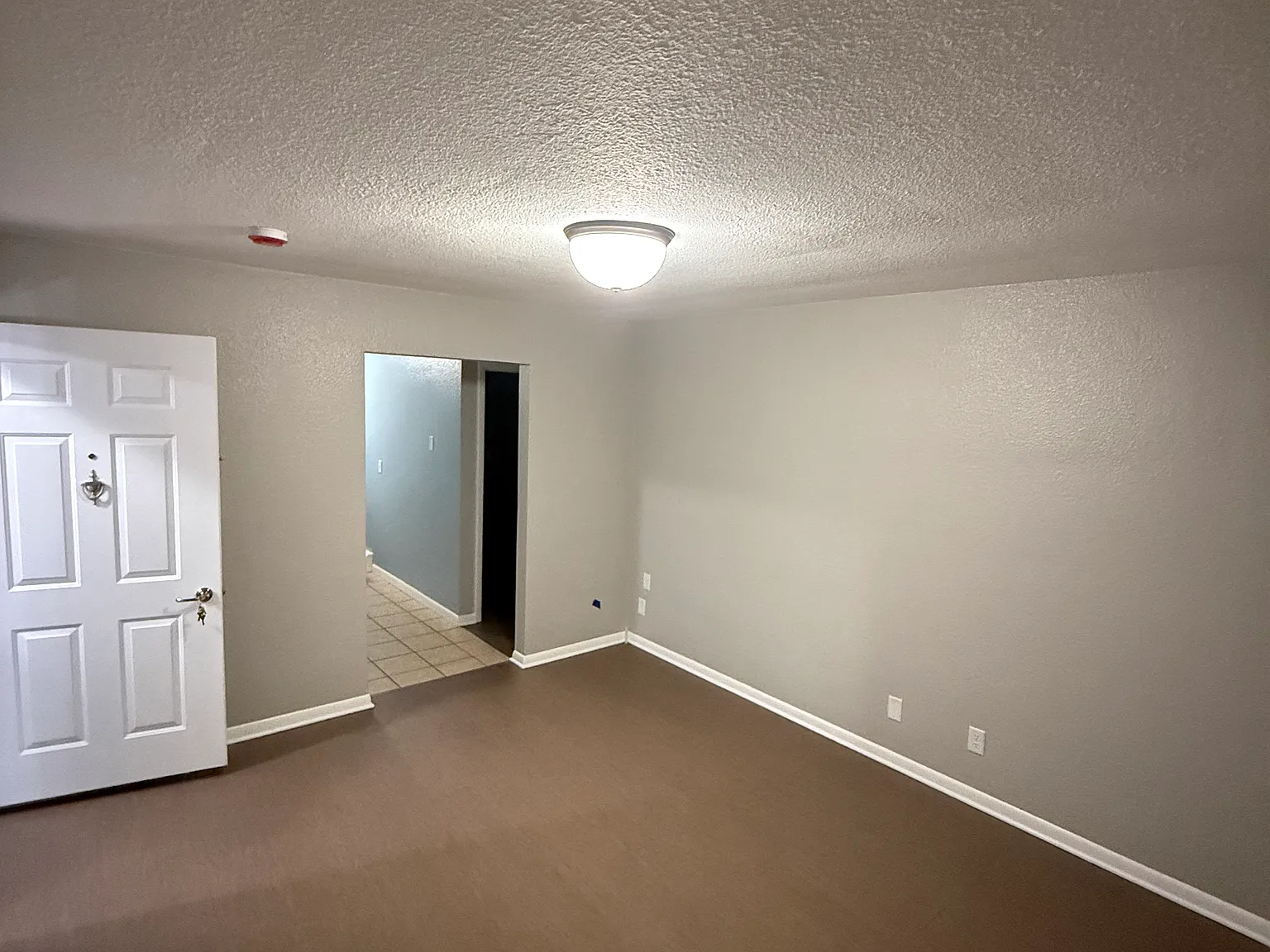 2 bed, 725 sqft, $875 — Photo 2