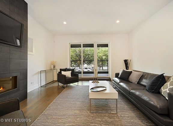 3rd image of 1549 N North Park Ave #1