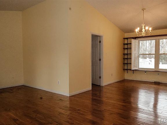 4th image of 2111 Chatport Rd