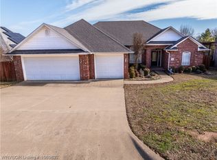 2230 Parkridge Dr, Van Buren, AR 72956